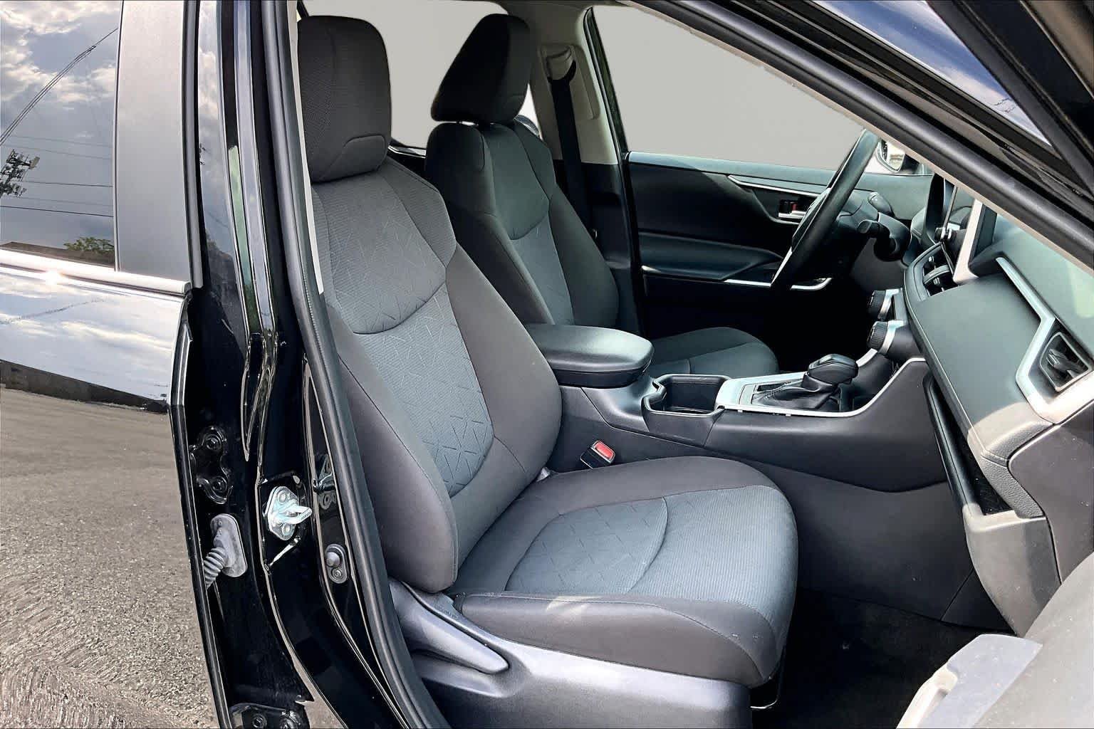 Used 2025 Midnight Black Metallic Toyota XLE image 9