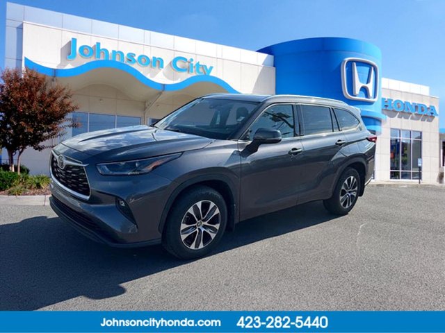 Pre-Owned 2021 Toyota Highlander XLE