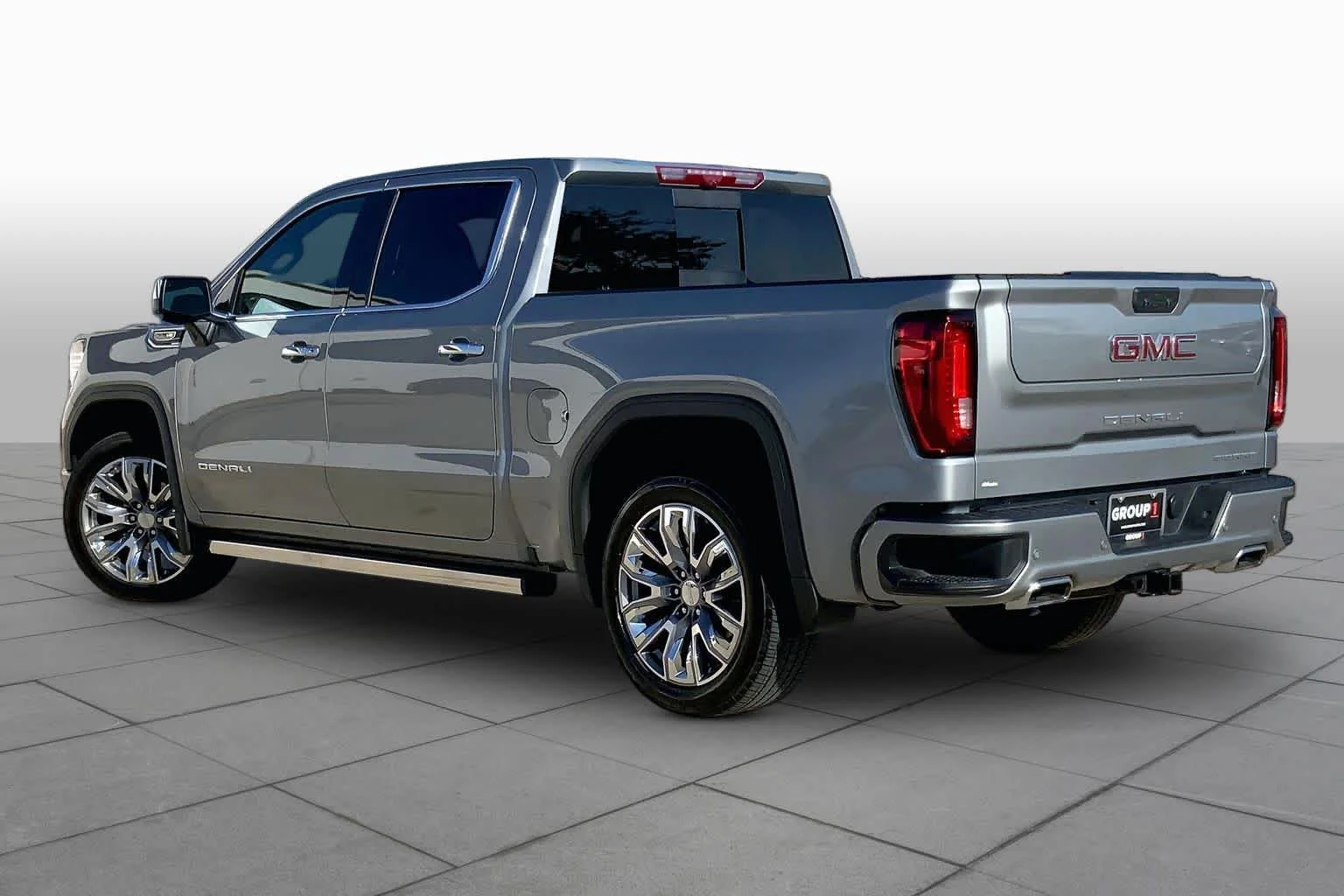 Used 2025 Sterling Metallic GMC Denali image 12