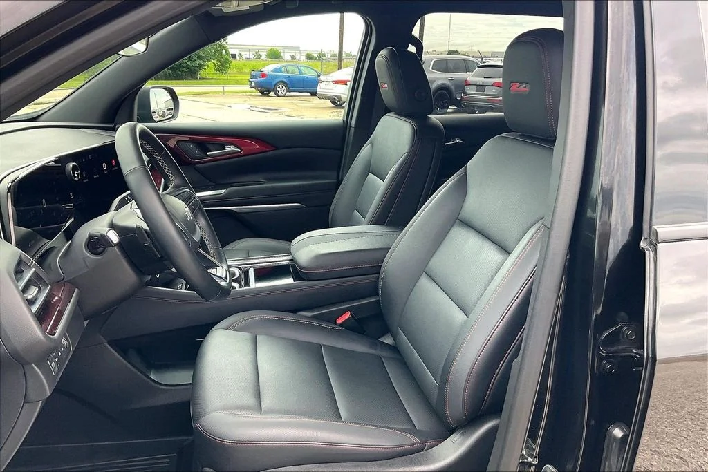 Used 2025 Black Chevrolet Z71 image 18
