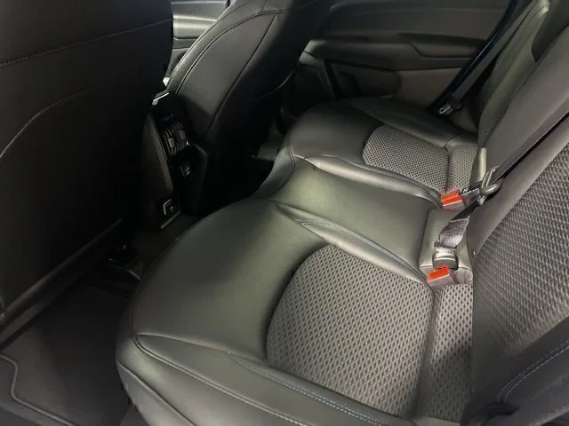 New 2026 Hydro Blue Pearlcoat Jeep Latitude image 28