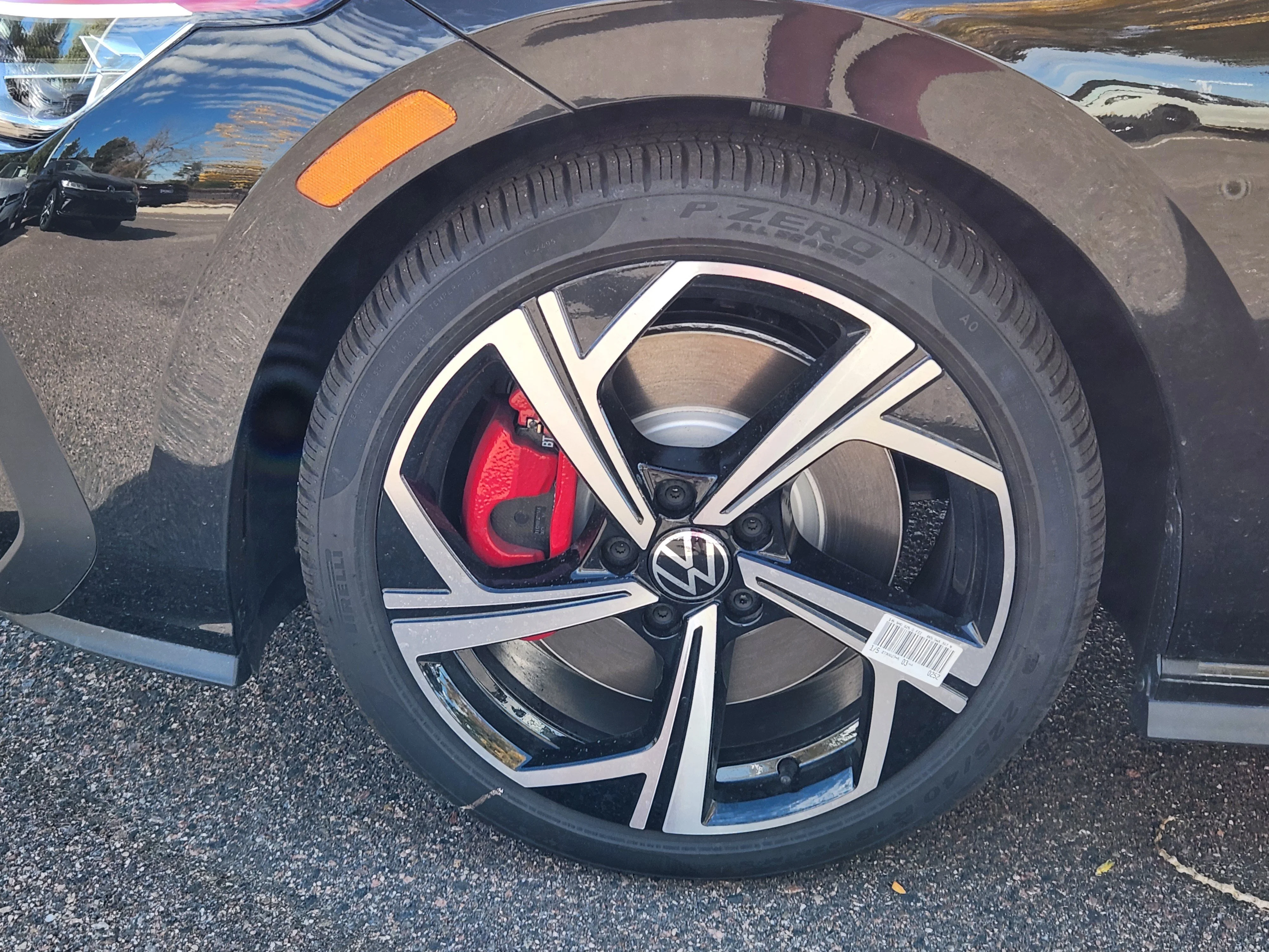 2025 Volkswagen Golf GTI SE - Photo 13