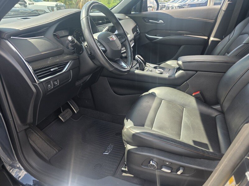 Used 2020 Shadow CADILLAC FWD 4DR SPORT image 10