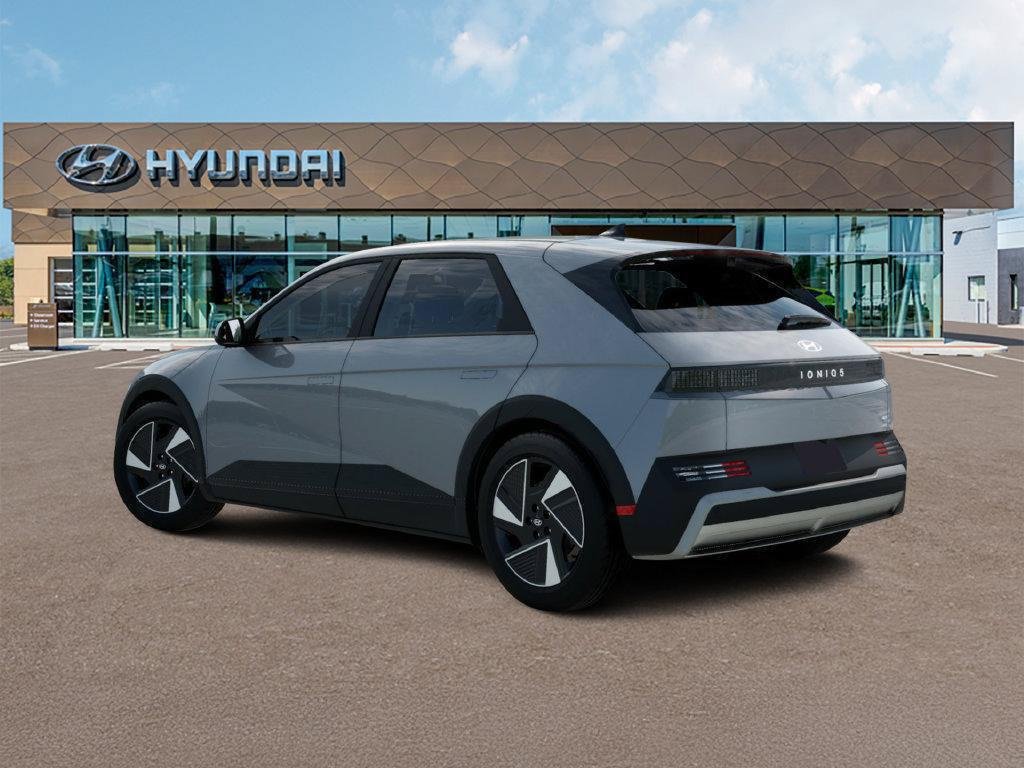 New 2027 Gray Hyundai SE image 6