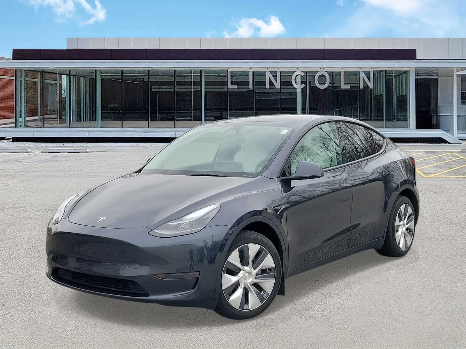 2024 Tesla Model Y Long Range Rear Wheel Drive's photo