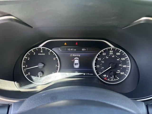 Used 2016 White Nissan SR image 18