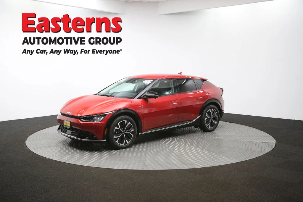 Used 2023 Red Kia Wind image 58