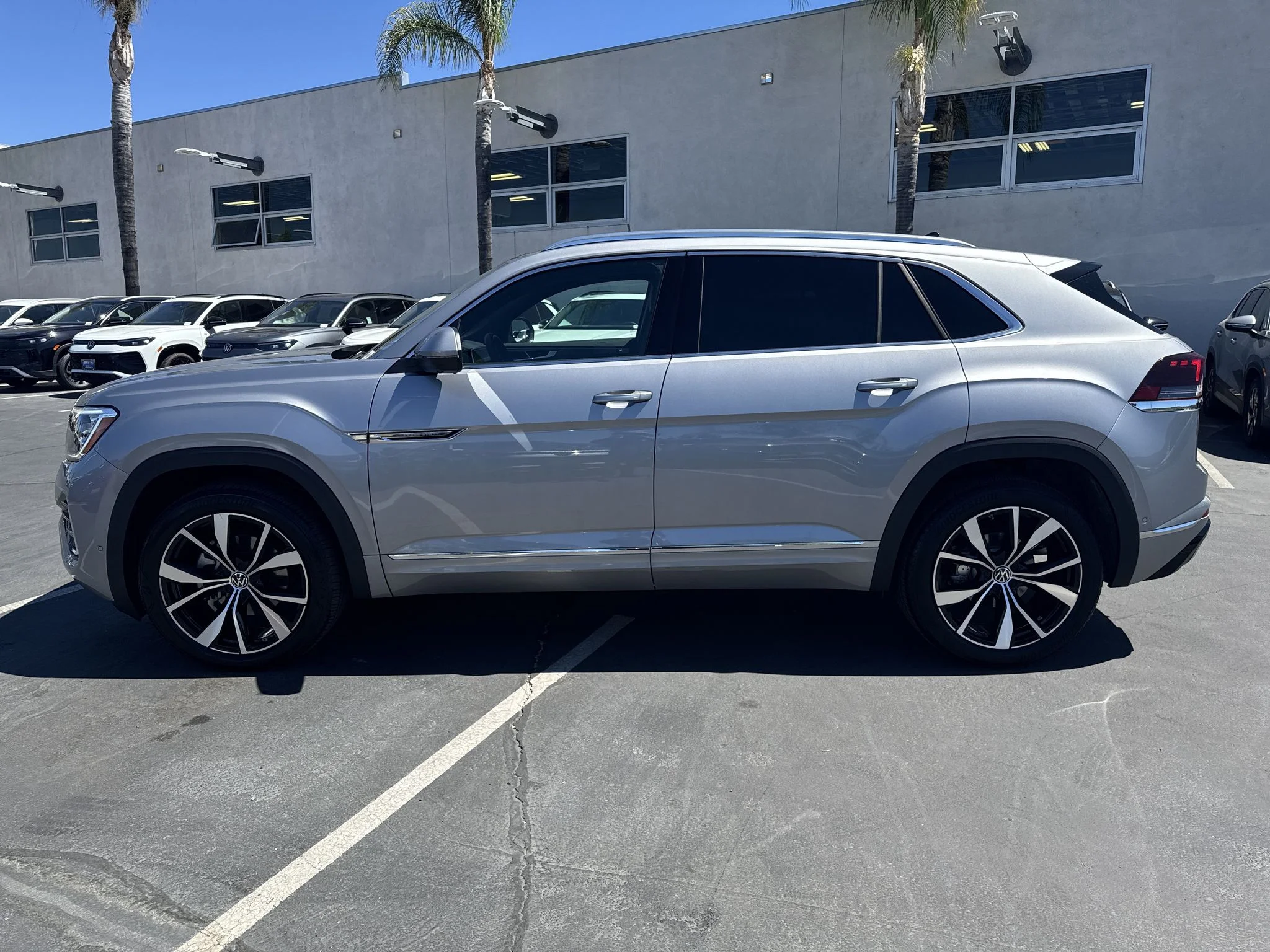 Used 2025 Silver Mist Metallic Volkswagen 2.0T SEL Premium R-Line image 5