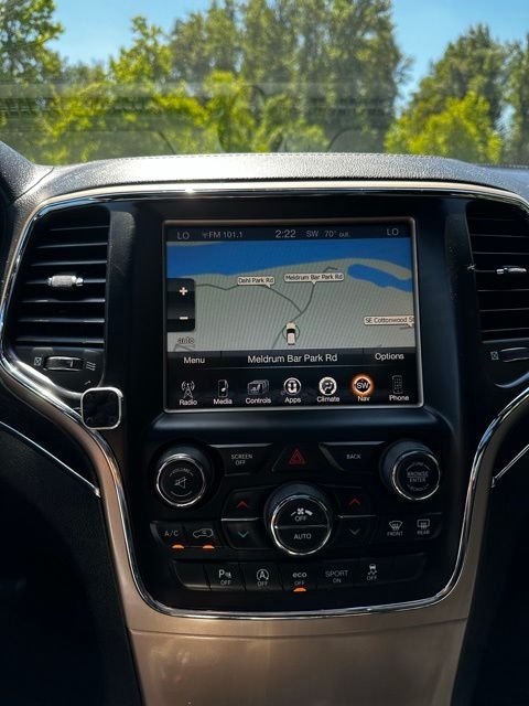 Used 2016 Brilliant Black Crystal Pearlcoat Jeep Summit image 27