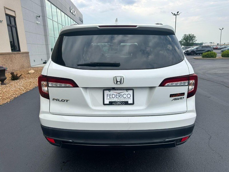 Used 2022 Platinum White Pearl Honda TrailSport AWD image 3