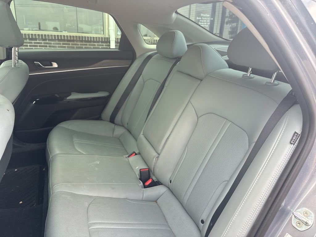 Used 2021 Everlasting Silver Kia EX image 37