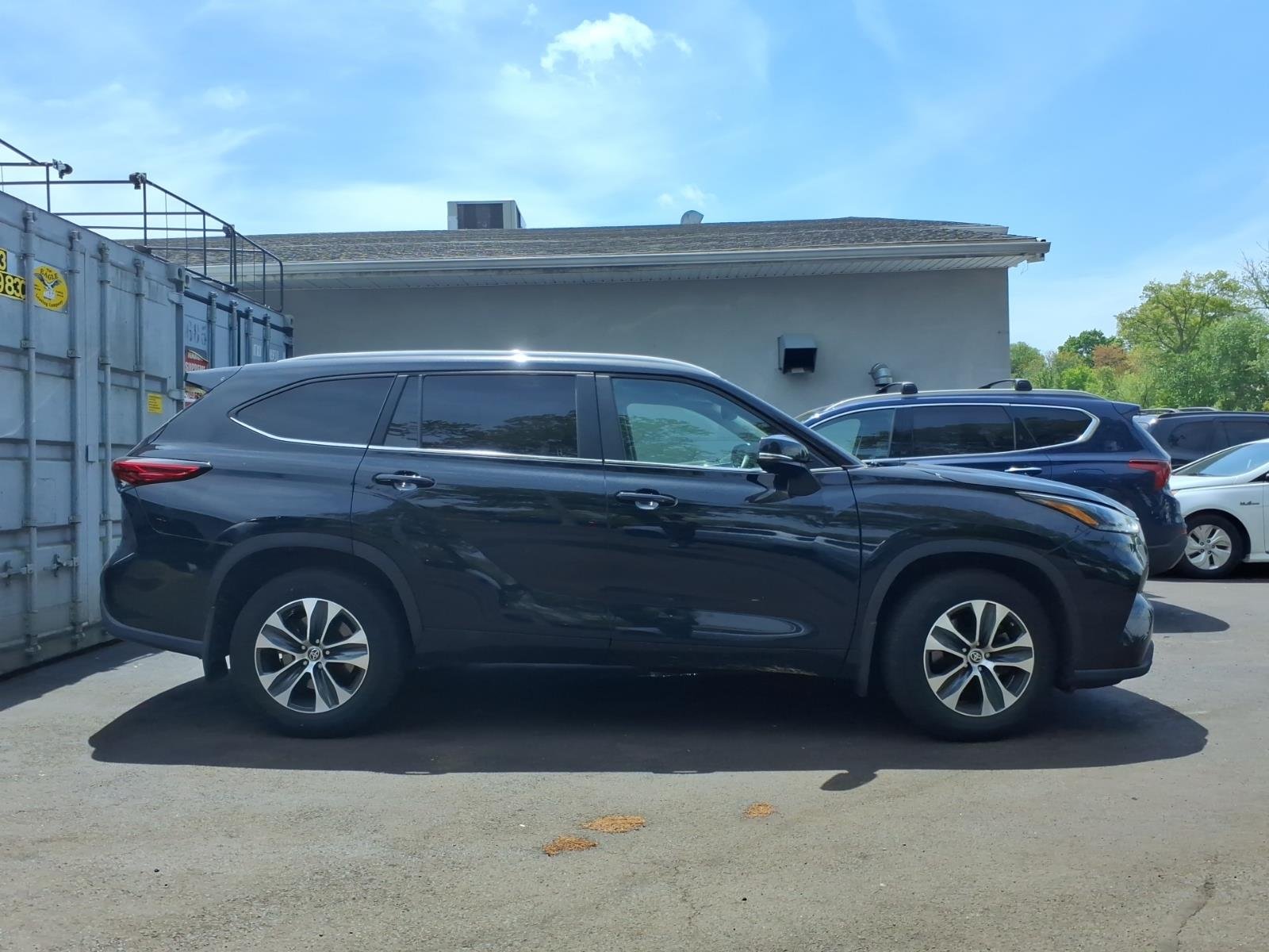 Used 2023 Midnight Black Metallic Toyota XLE image 4