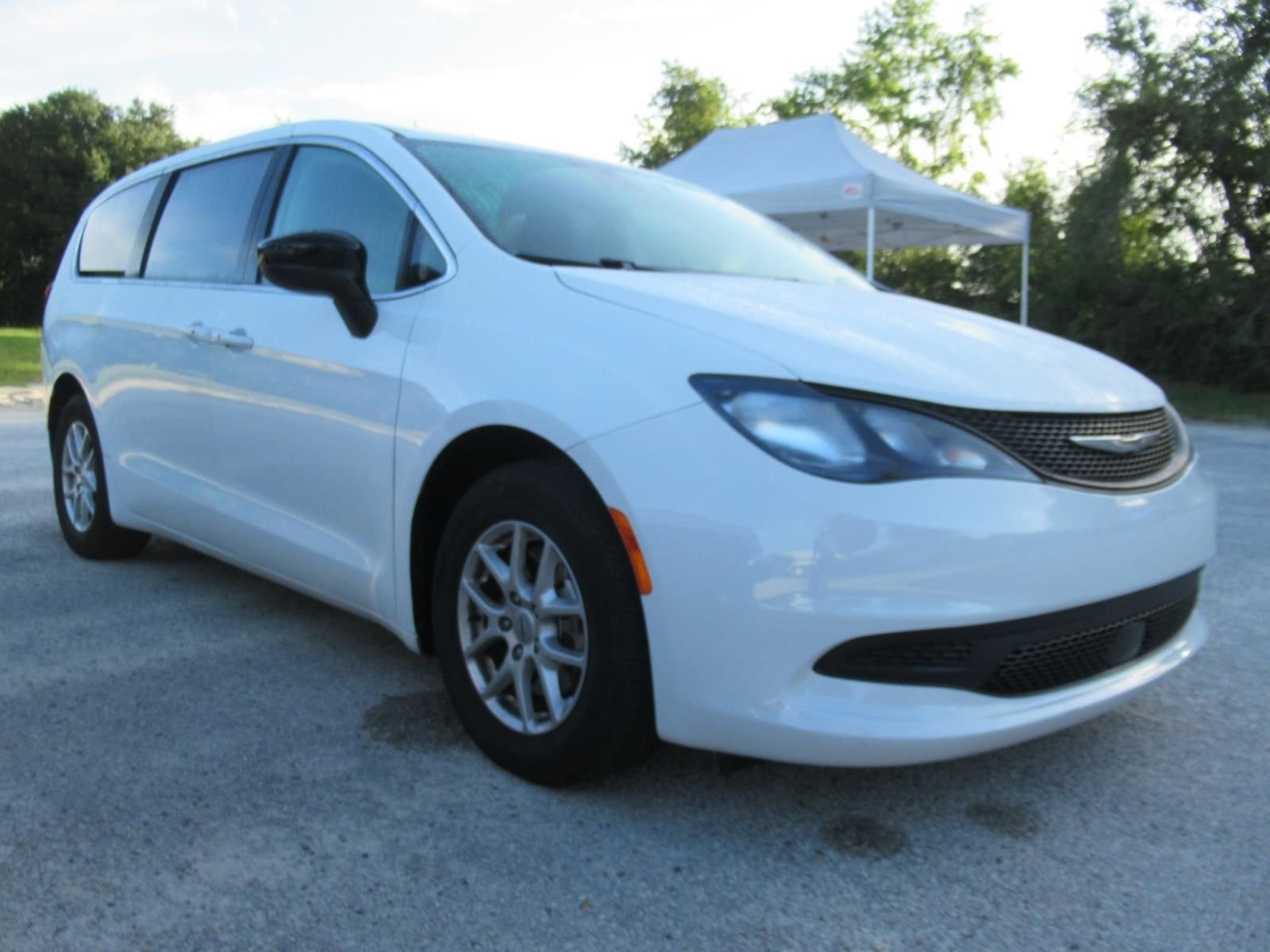 2024 Chrysler Voyager