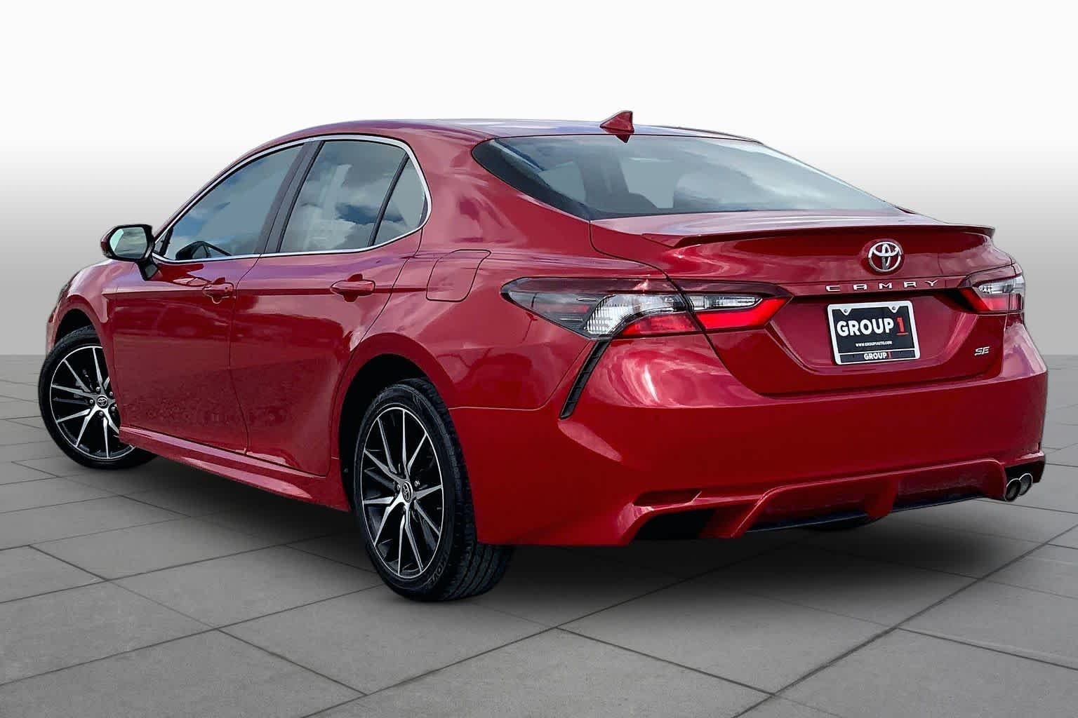 Used 2022 Supersonic Red Toyota SE image 12