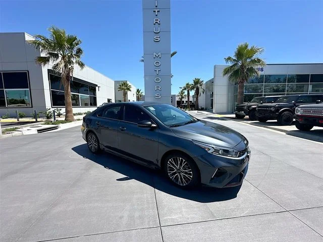 2023 Kia Forte GT-Line AT's photo
