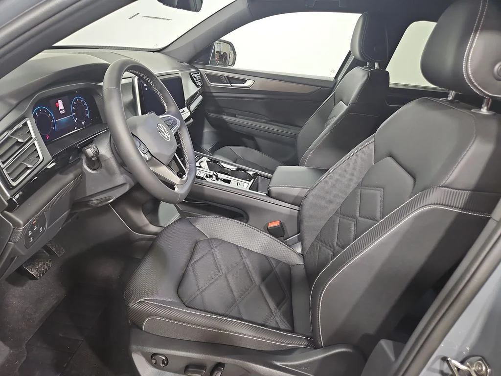 New 2026 Gray Volkswagen 2.0T SE w/Technology image 9