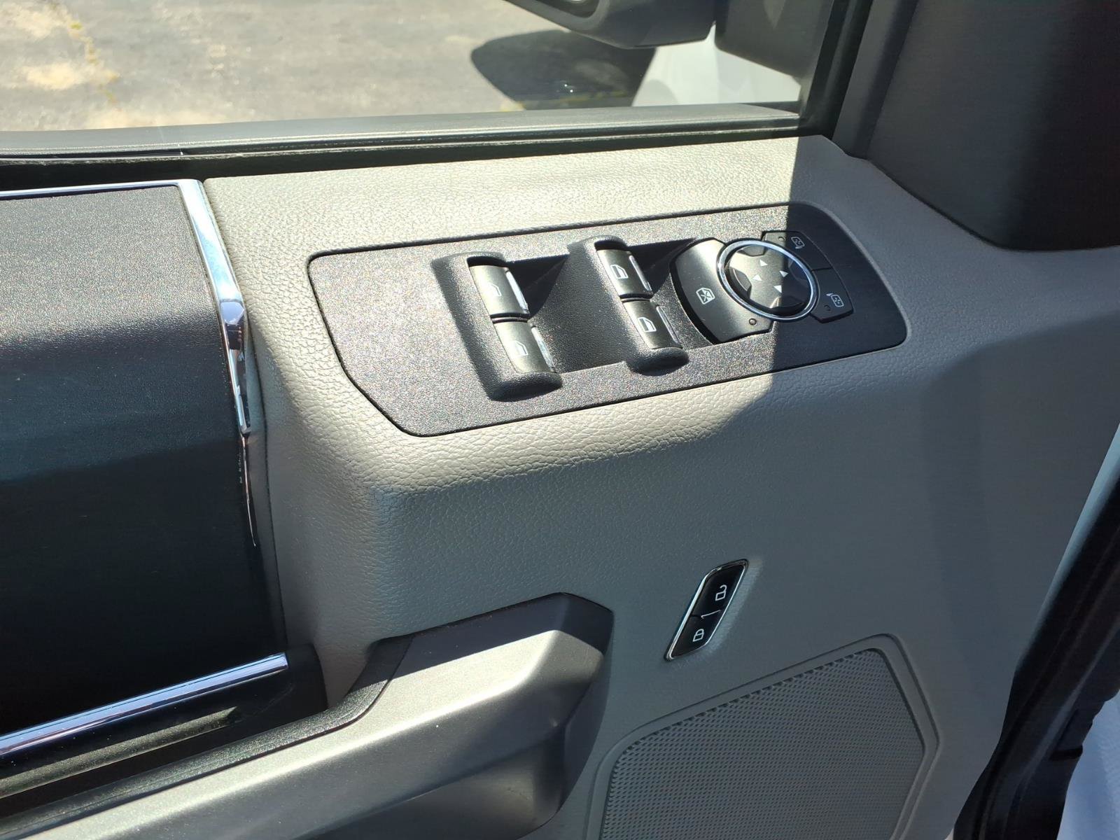 Used 2020 Oxford White Ford XLT image 13
