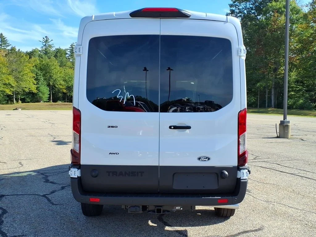 New 2027 Oxford White Ford Base image 5