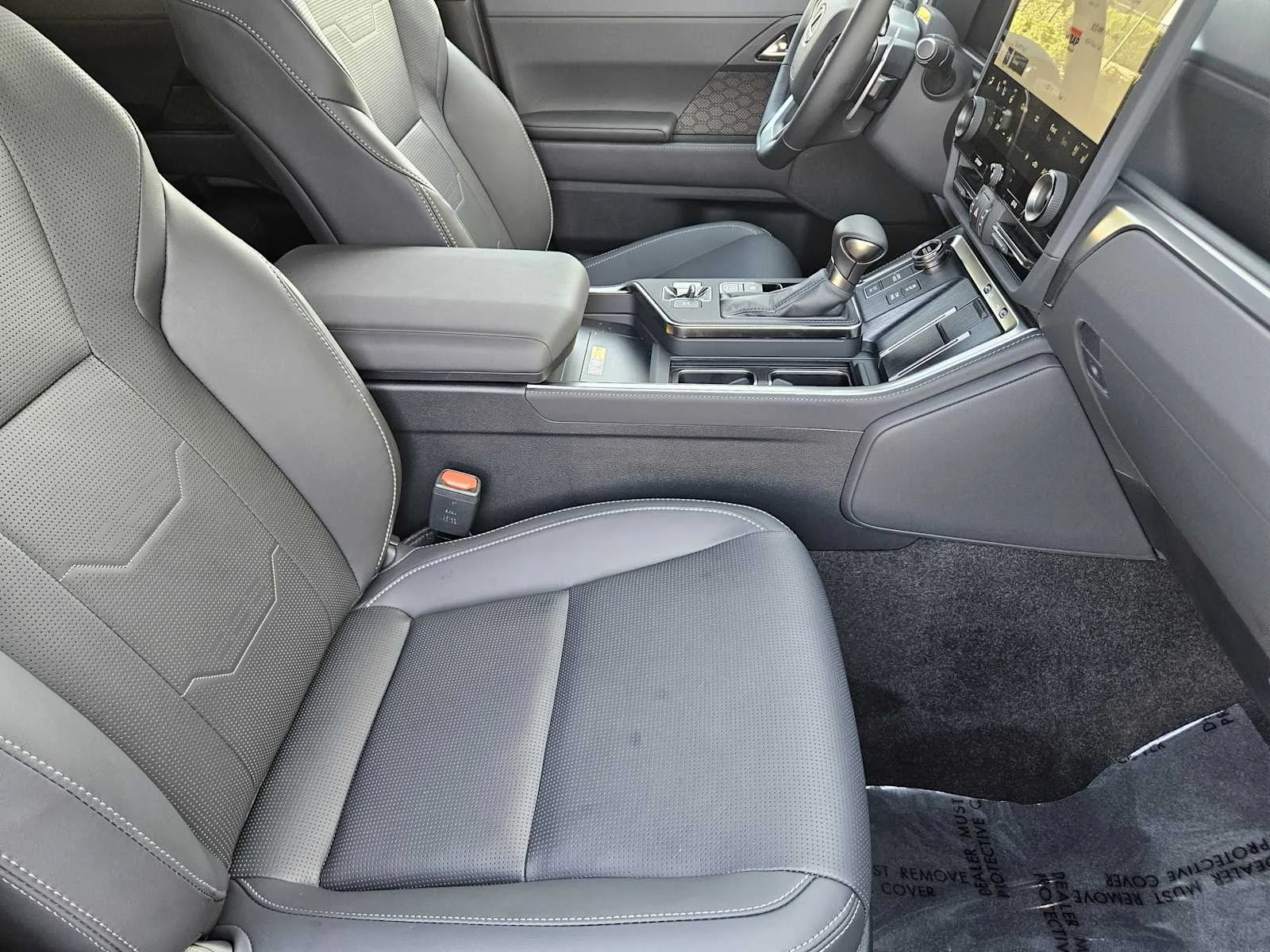 Certified Used 2026 GRAPHITE BLACK GF. Lexus Luxury image 9