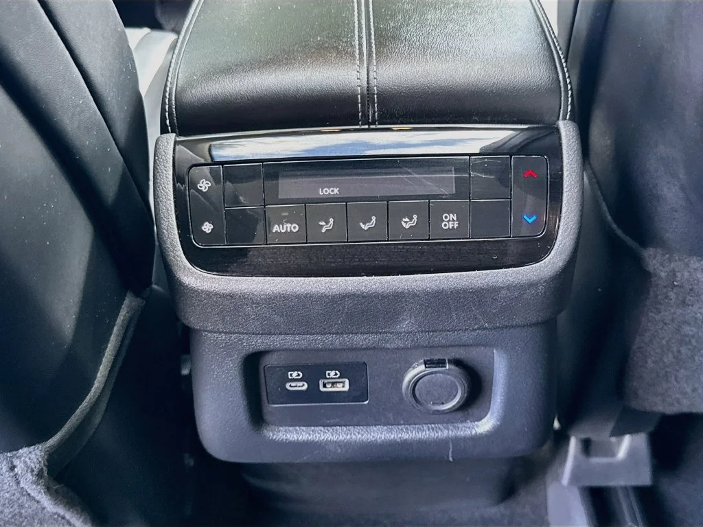Certified Used 2023 Gray INFINITI LUXE image 28