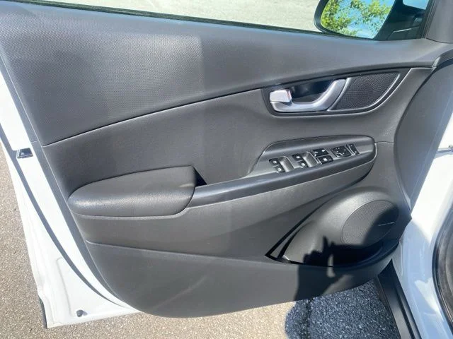 Used 2022 White Hyundai Limited image 16