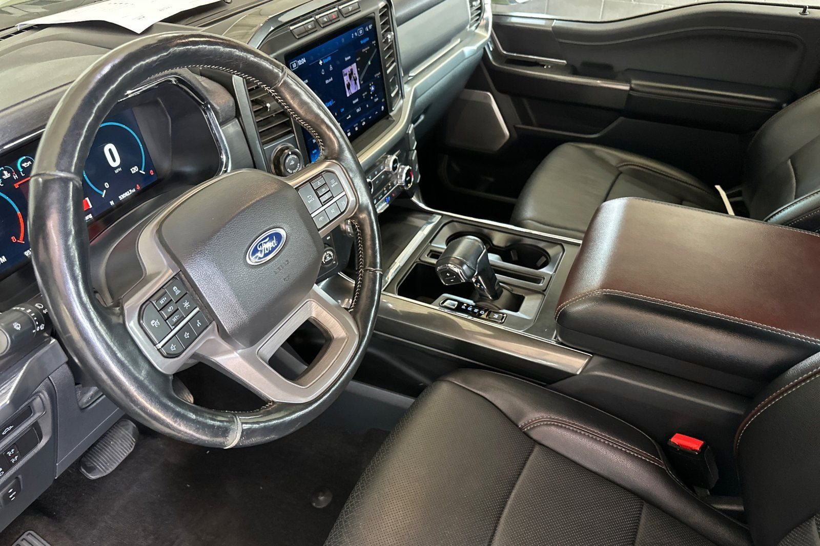Used 2022 Black Ford Lariat image 9