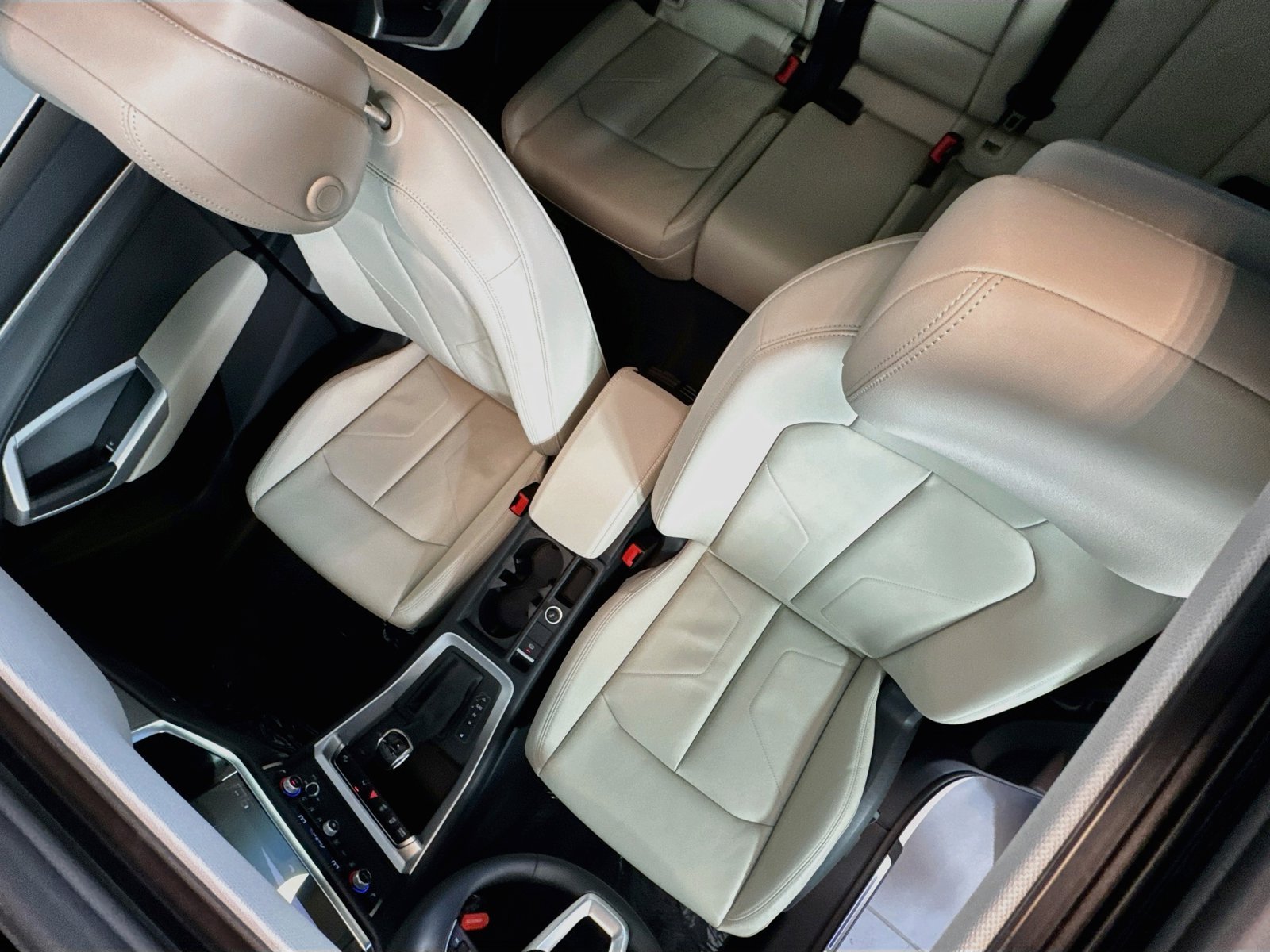 Used 2025 Glacier White Audi S line Premium image 20