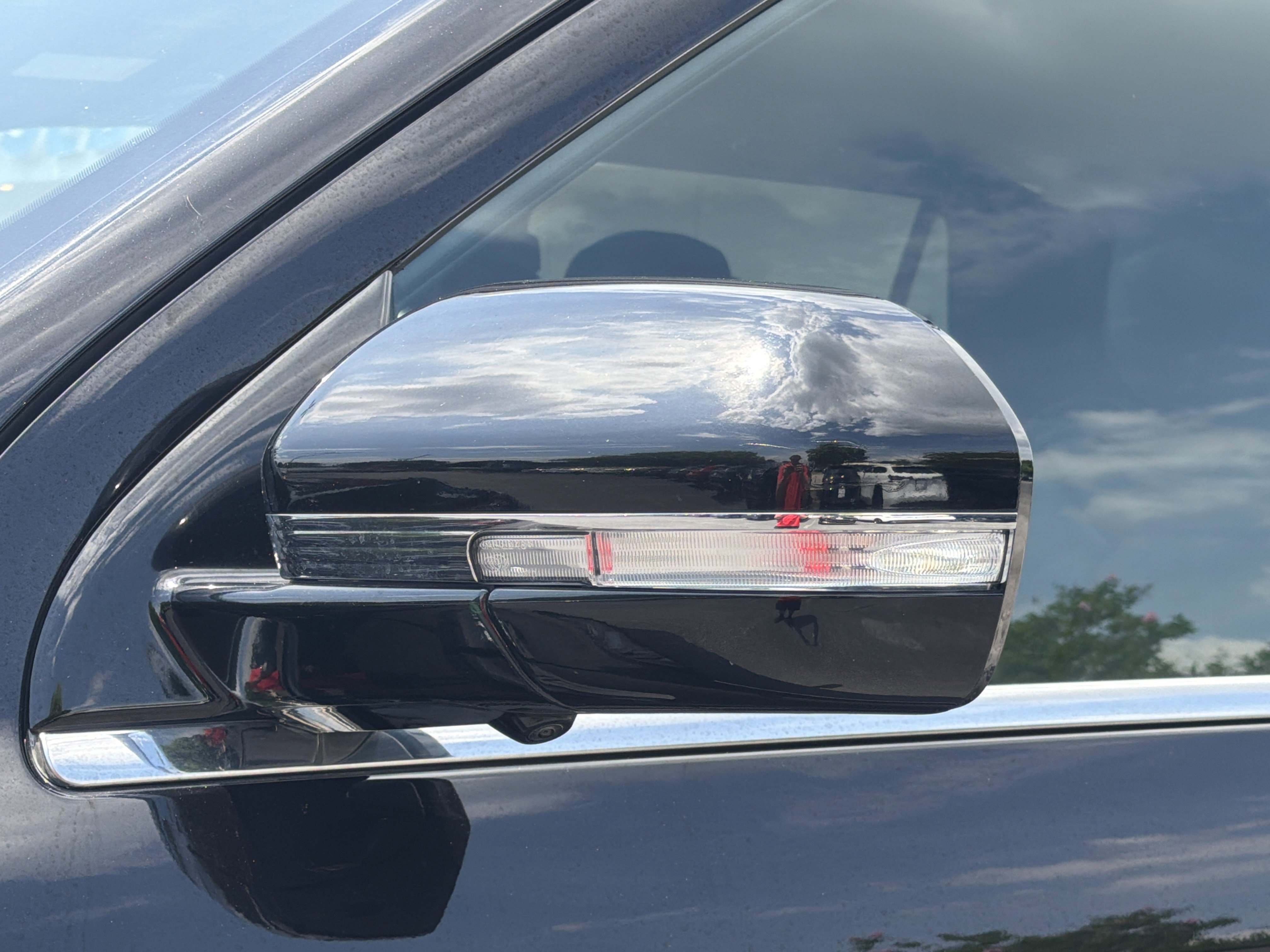 Used 2024 Infinite Black Metallic Clearcoat Lincoln Reserve image 33