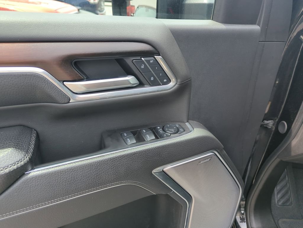 Used 2025 Black GMC Denali image 18