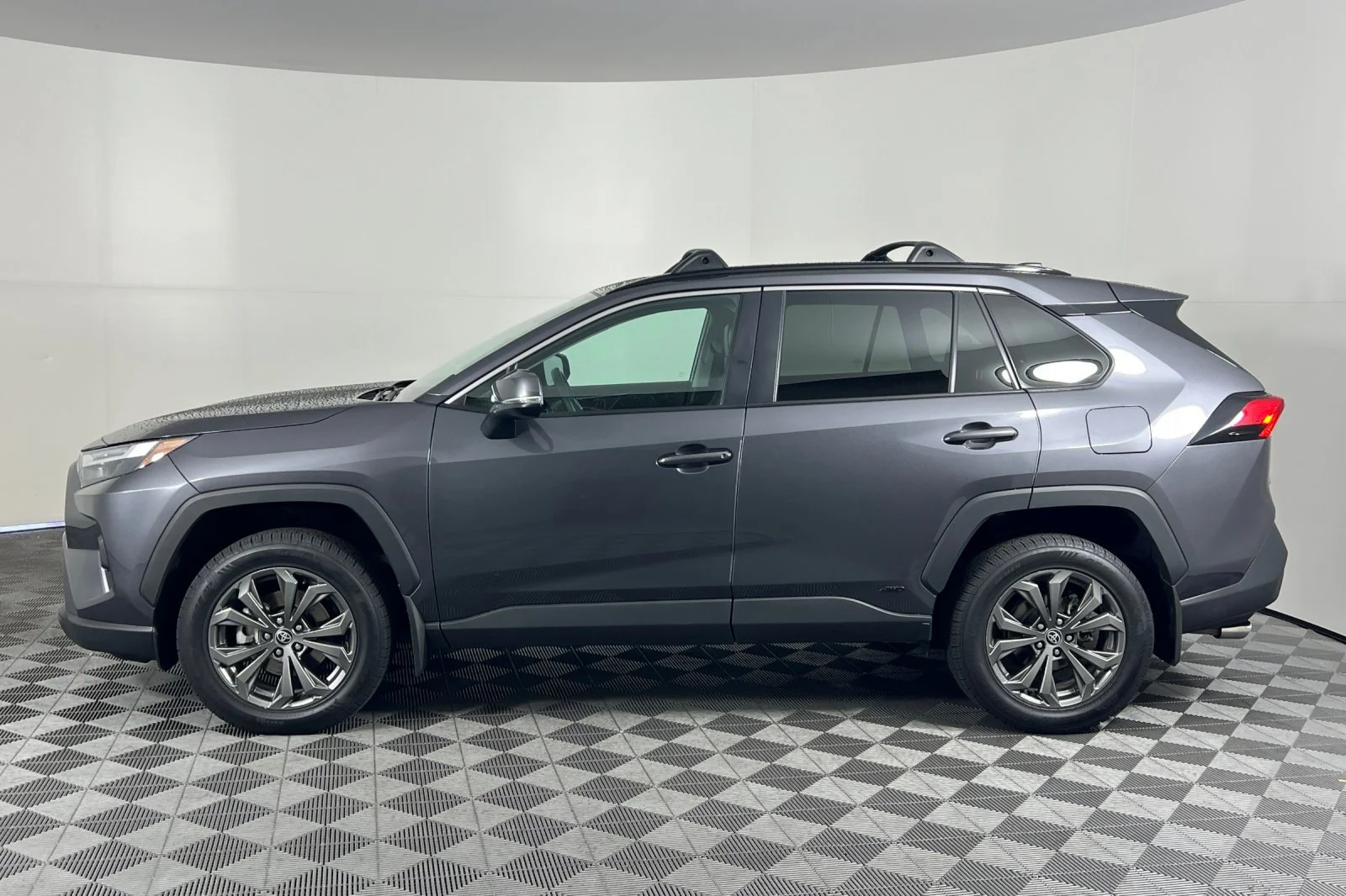 Certified Used 2022 Magnetic Gray Metallic Toyota Hybrid XLE Premium image 6