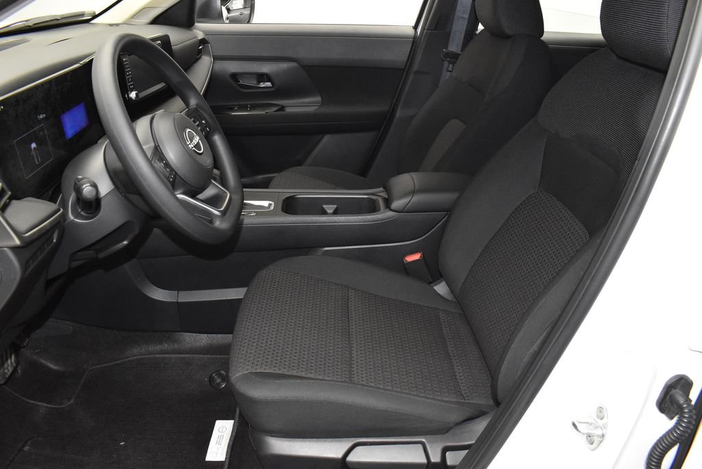 Certified Used 2025 White Nissan S image 13
