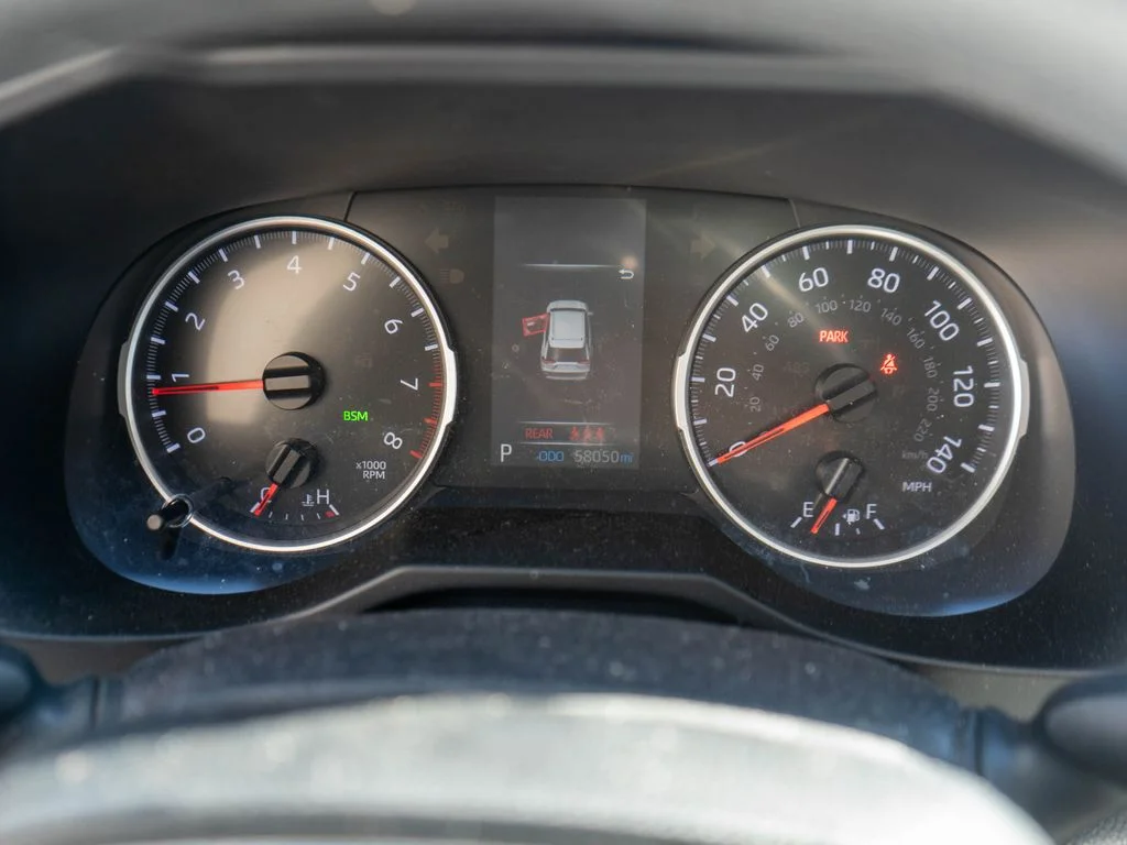 Used 2019 Silver Toyota XLE image 20
