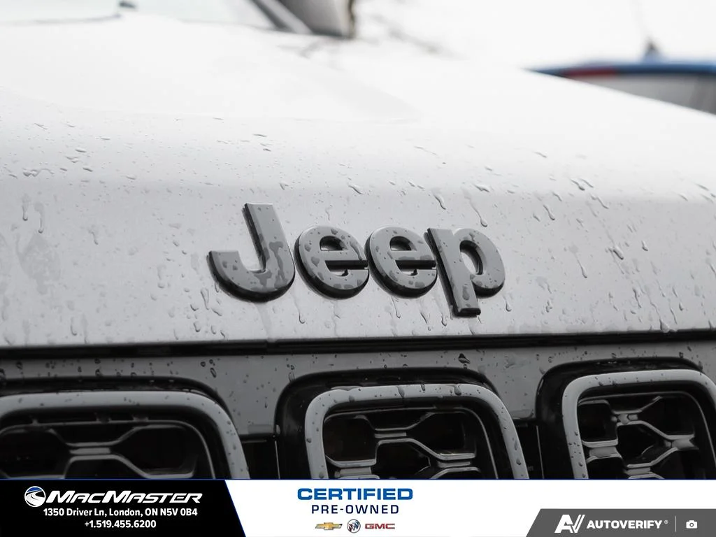 Certified Used 2018  Jeep Laredo image 12