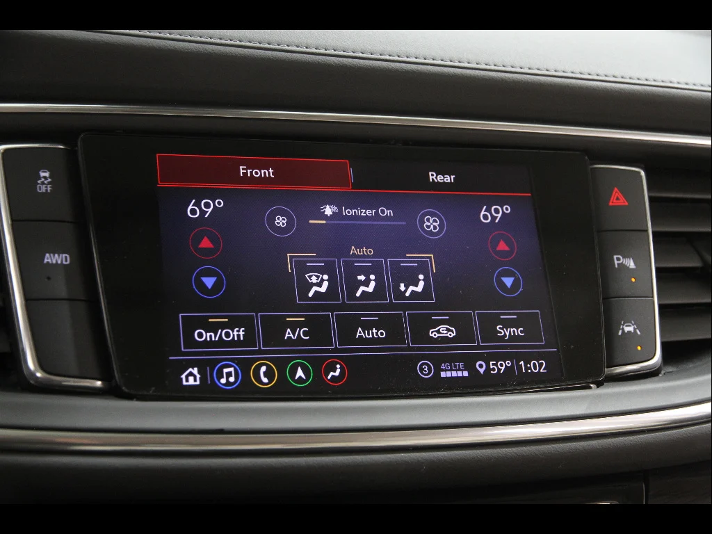 Used 2020 Summit White Buick Premium image 13