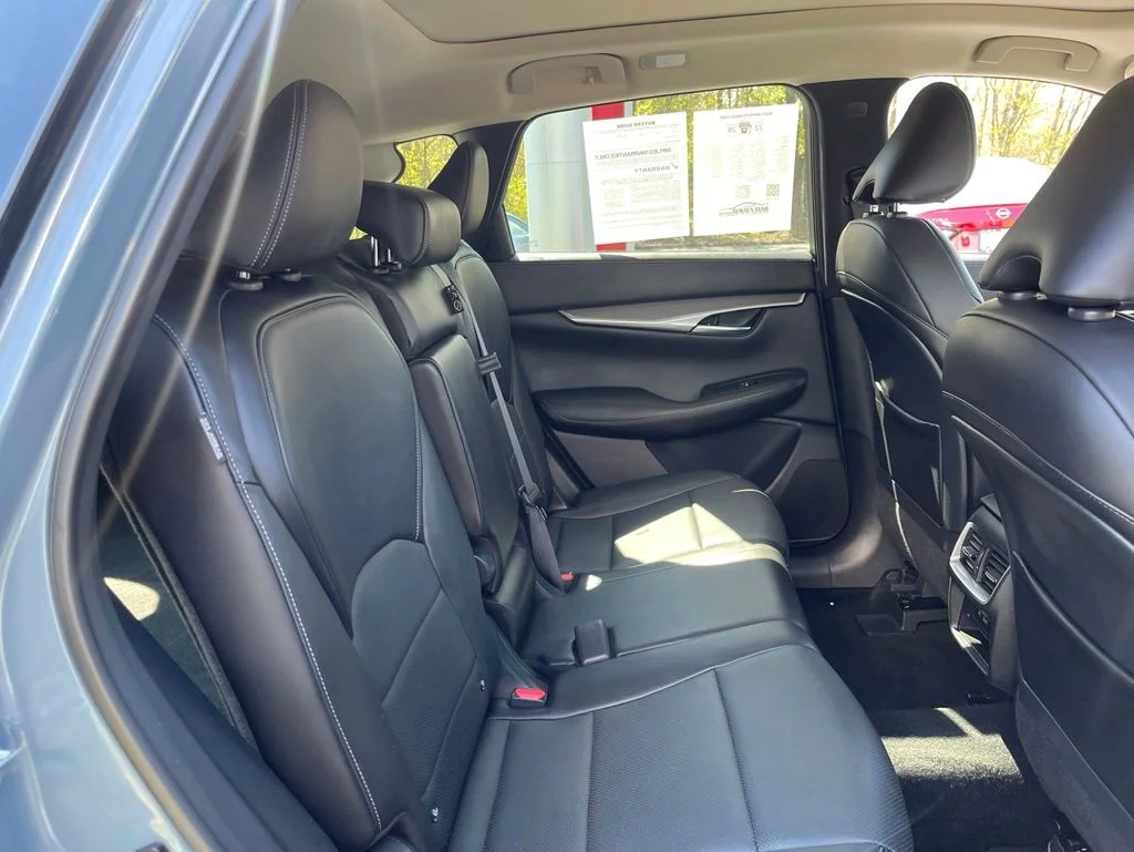 Used 2023 Gray INFINITI LUXE image 18