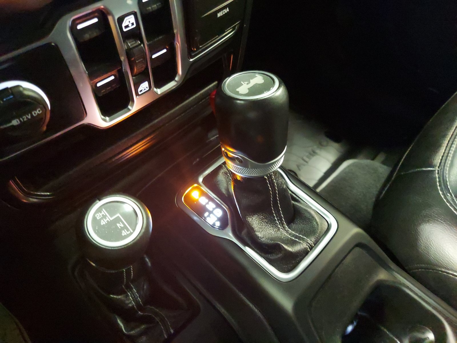 Used 2022 Black Clearcoat Jeep Unlimited Sahara image 22