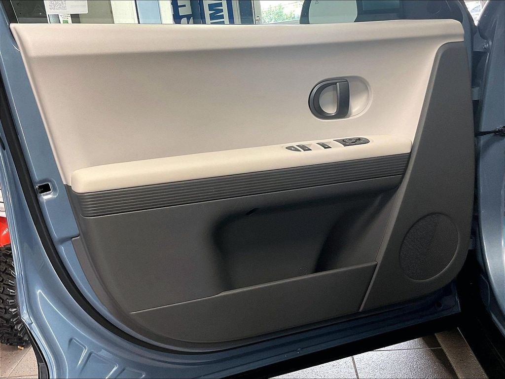 Used 2025 Blue Hyundai SEL image 9
