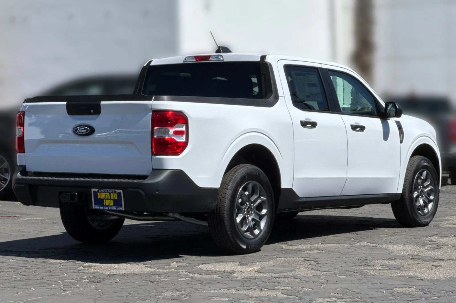 New 2026 Oxford White Ford XLT image 3