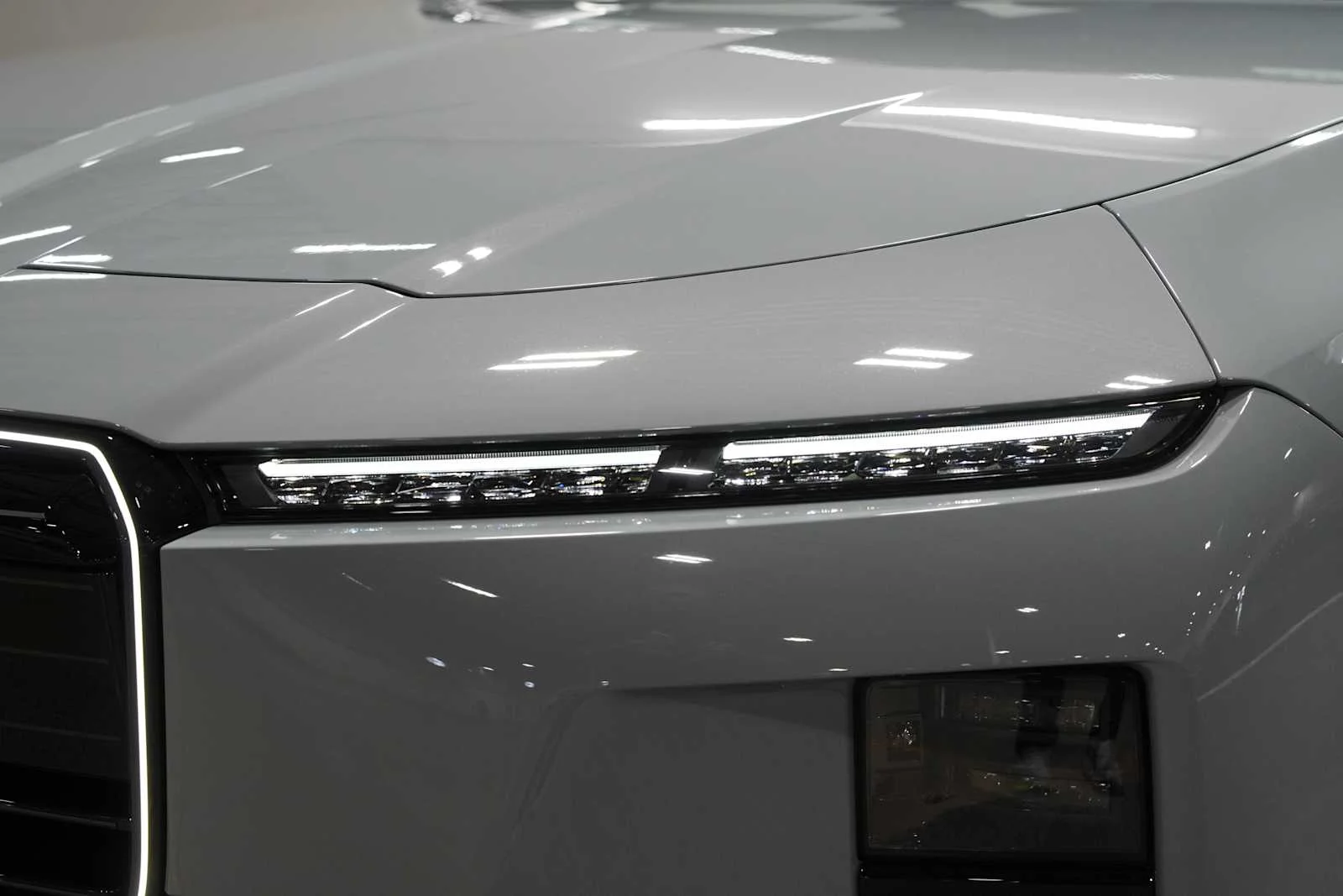 New 2027 Brooklyn Grey Metallic BMW 740i image 6