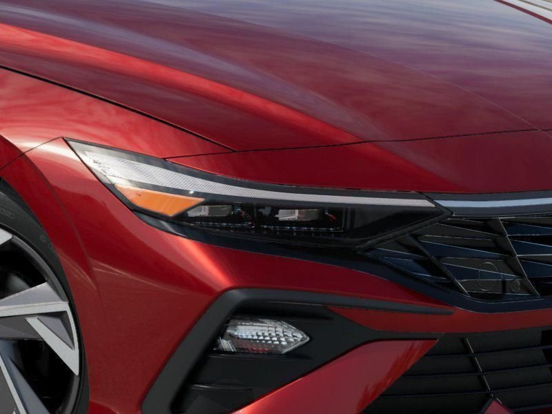 Used 2025 Red Hyundai SEL Sport image 9