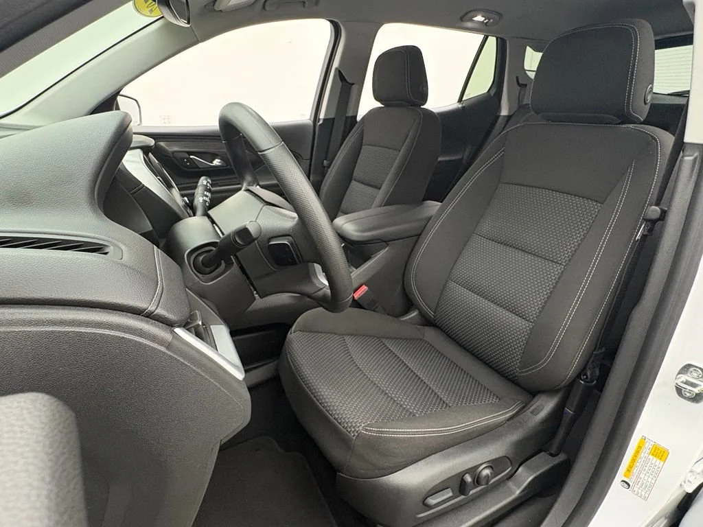 Used 2023 Summit White GMC SLE image 17