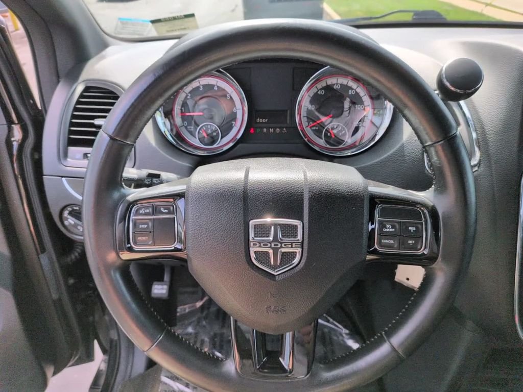 Used 2015 Black Dodge SXT image 18