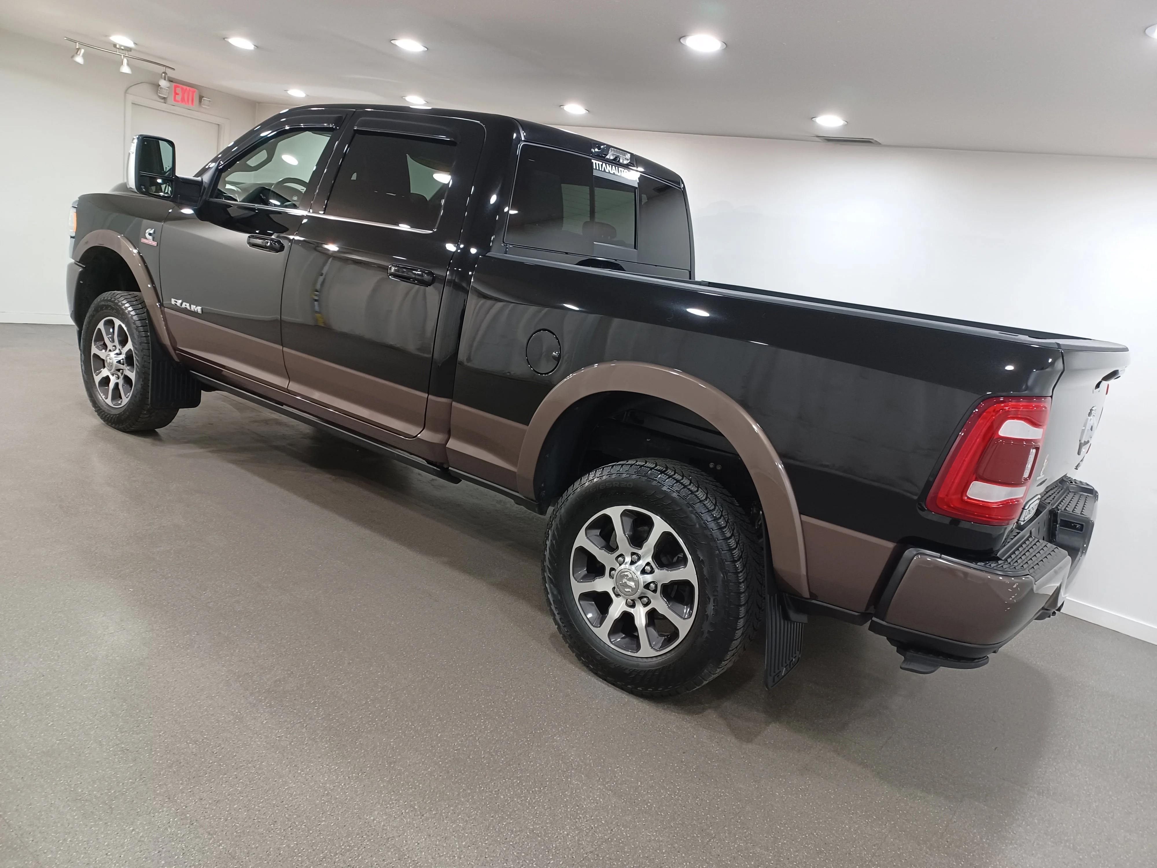 Certified Used 2024 Black Ram Limited Longhorn*6.7L Cummins | 35in Tires | Level | Nav | 360 Cam | Sunroof | Htd Whl | Pwr Boards image 7