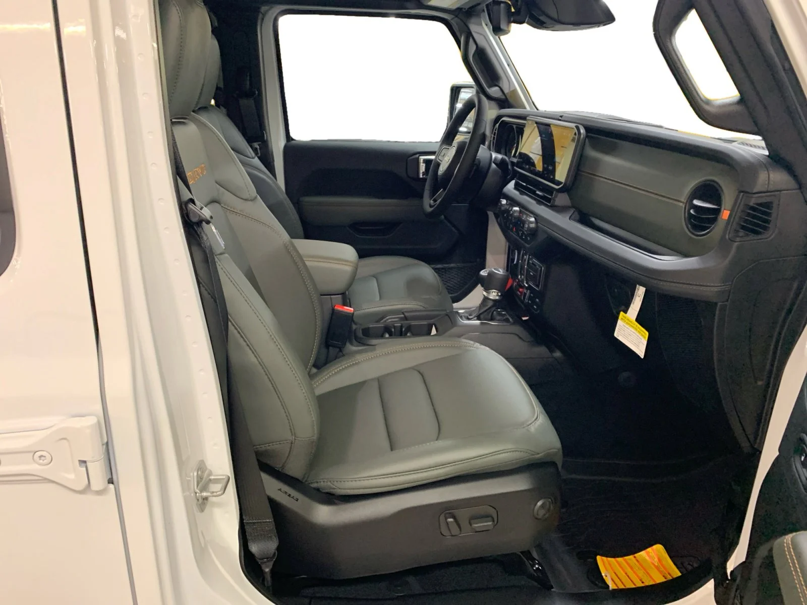 New 2026 Bright White Jeep Mojave image 17