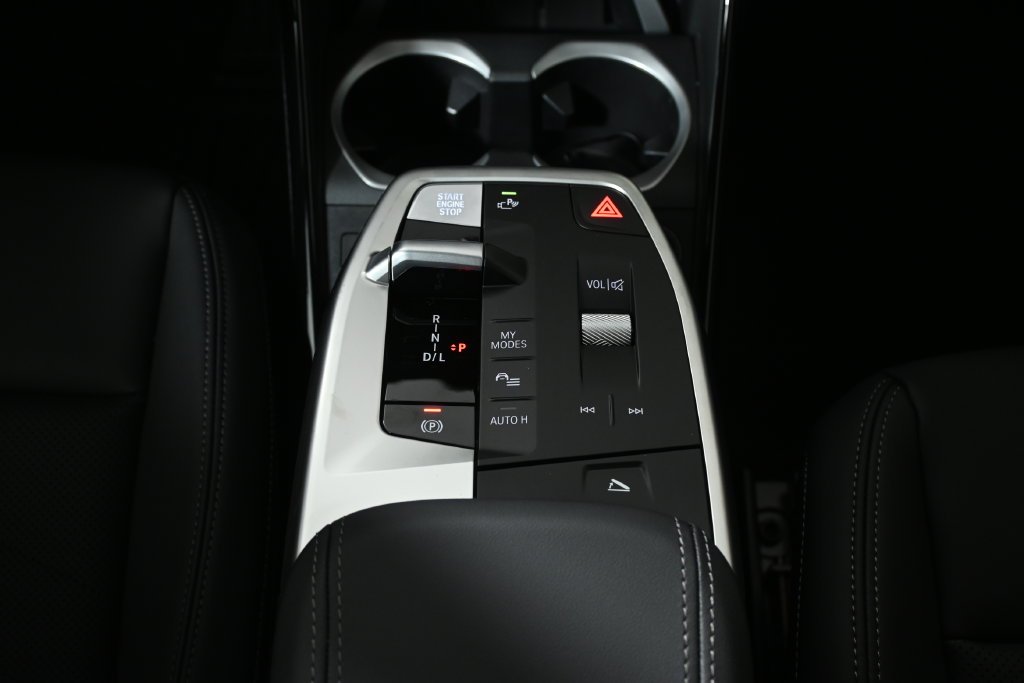 Used 2026 Black BMW xDrive28i image 24