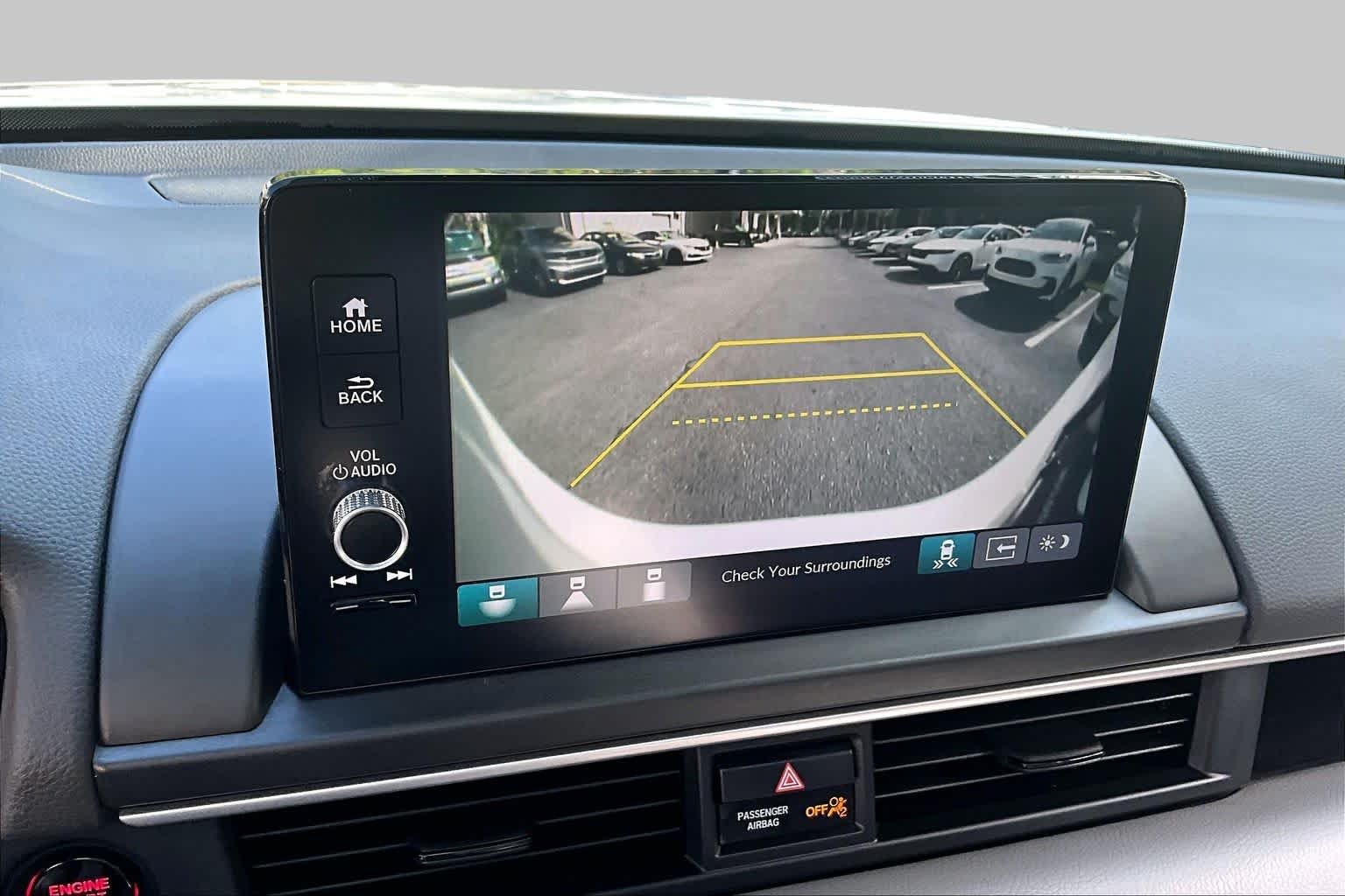 Used 2025 Platinum White Pearl Honda Touring image 27