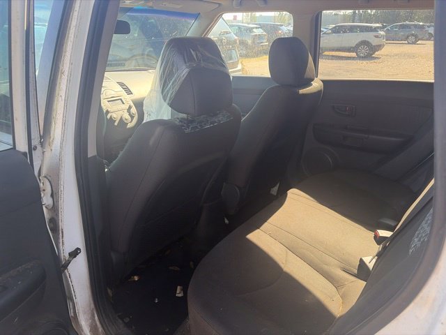 Used 2010 White Kia Plus image 20
