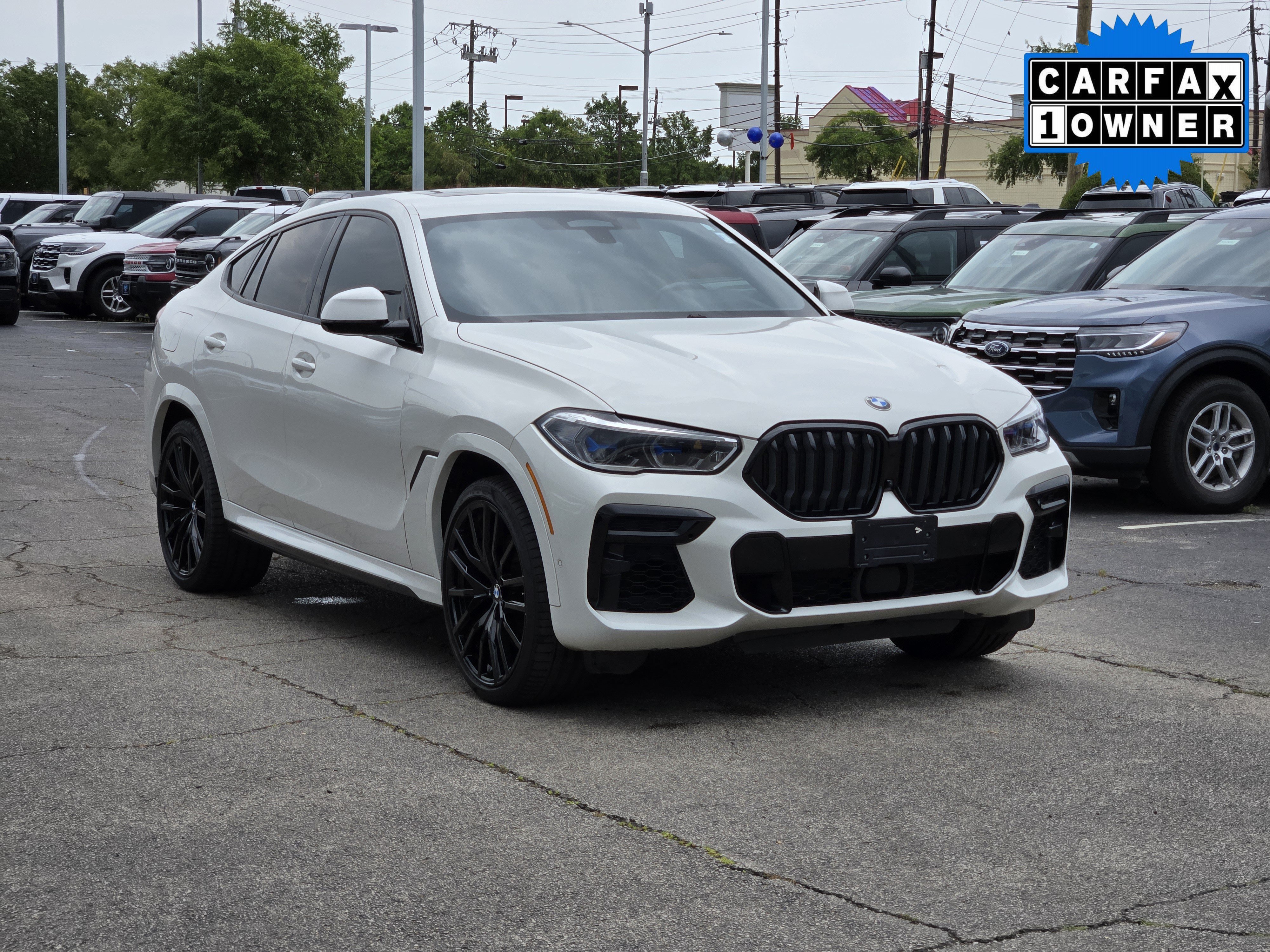 Certified Used 2022 Alpine White BMW xDrive40i image 3