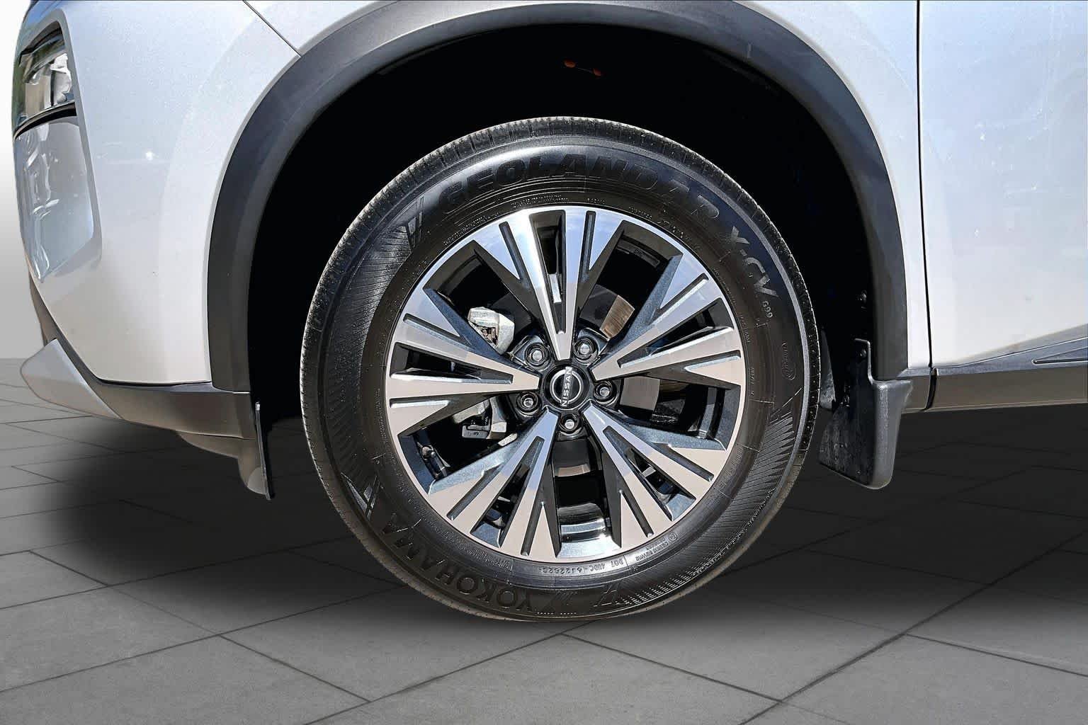 Used 2023 Brilliant Silver Metallic Nissan SV image 11