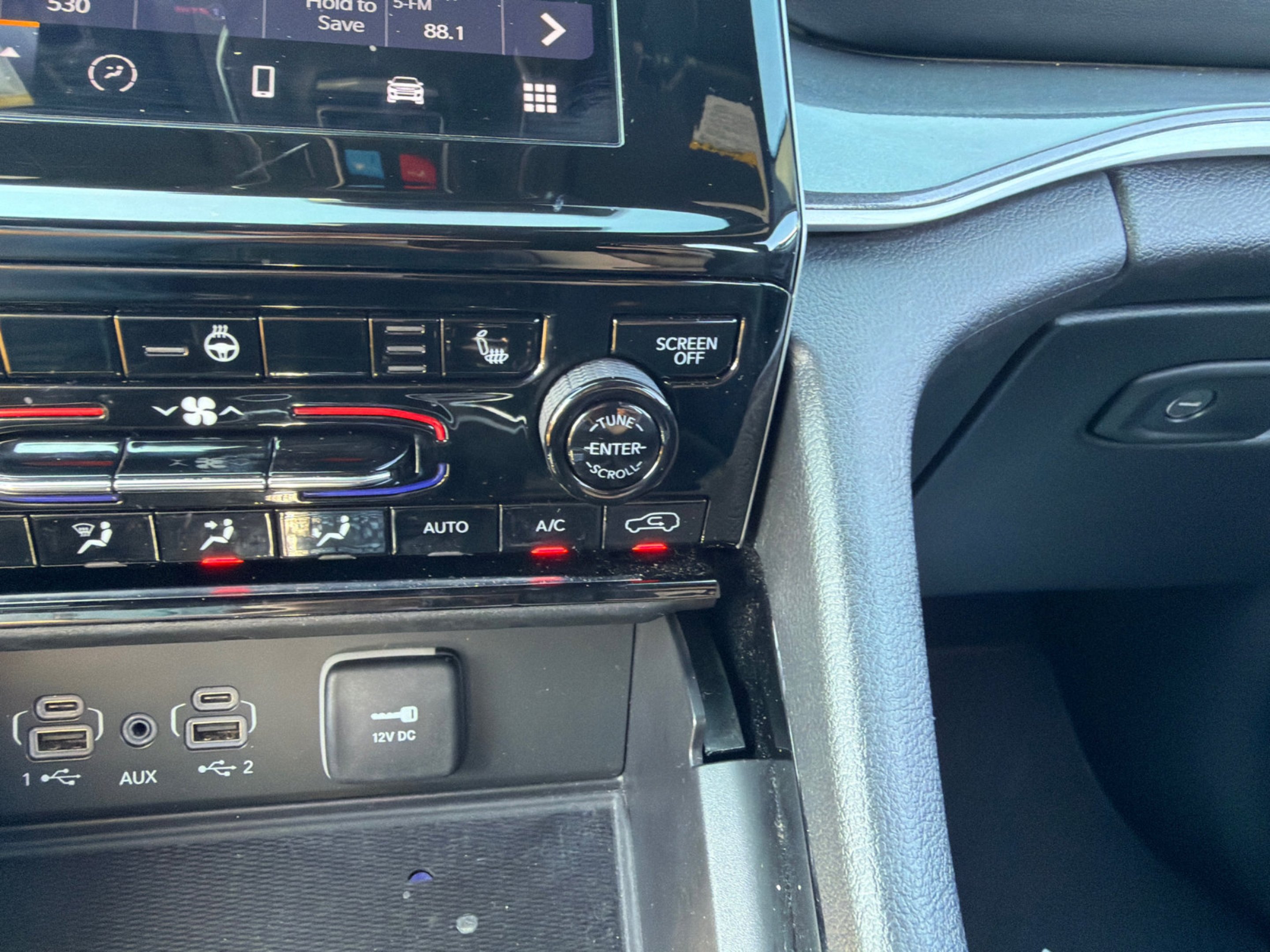 Used 2023 Diamond Black Jeep Altitude image 27